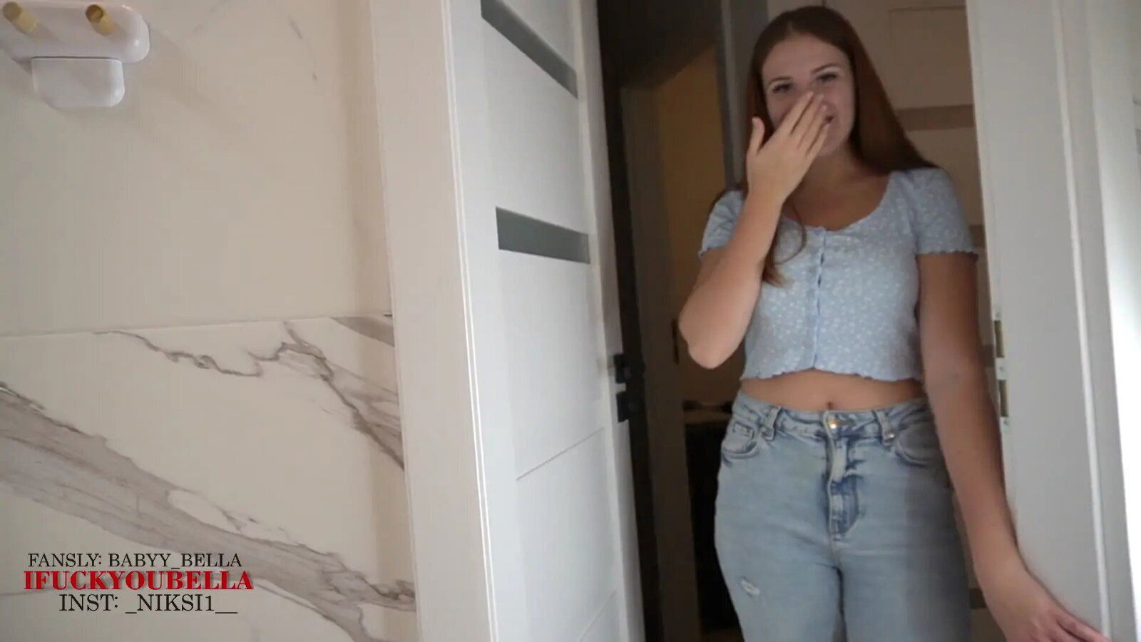 Stepsister sucks well, while parents arent home! Bella C...