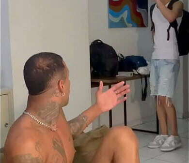 amigo dotado chegou mais cedo cara primos dotados pegando resolveu participar(completo red)