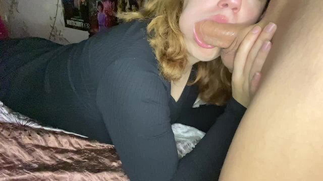 СВОДНАЯ СЕСТРА ЛЮБИТ СОСАТЬ ЧЛЕН СВОЕГО СВОДНОГО БРАТЯ, ПОКА КОНЧИТ