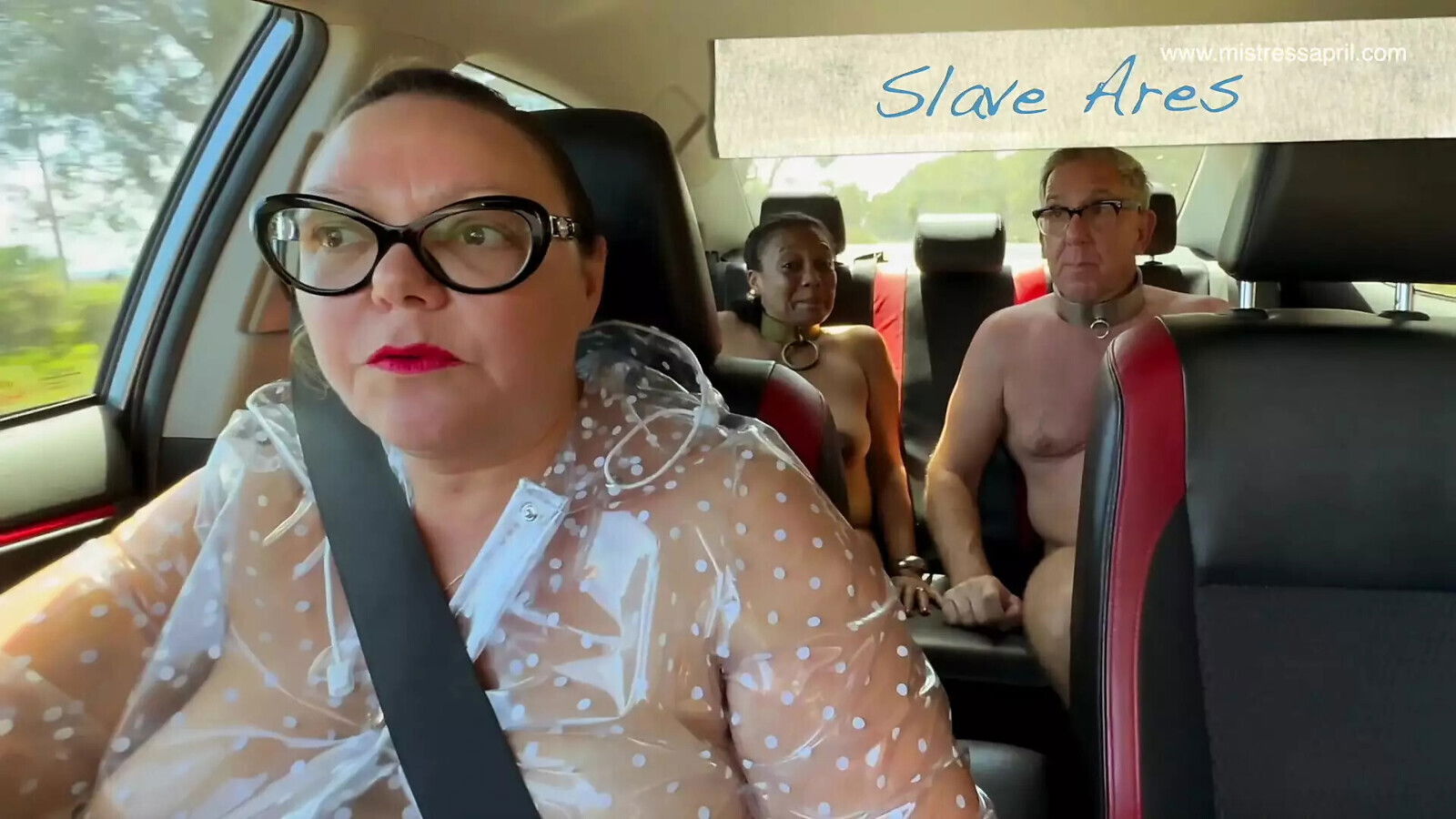 Dominatrix Mistress April slave beach