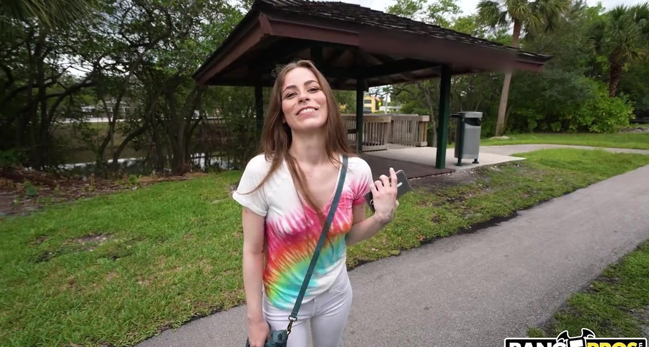 Blindfolded cutie Renee Rose gets fucked black stranger