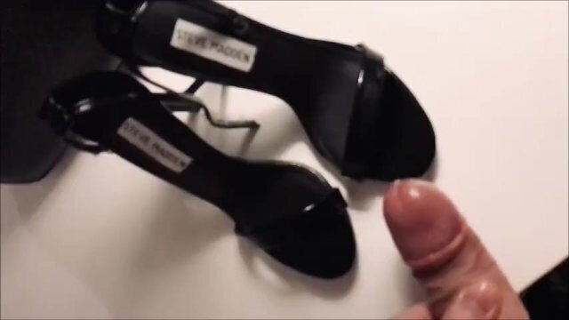 Steve Madden Heels massive Cumshot