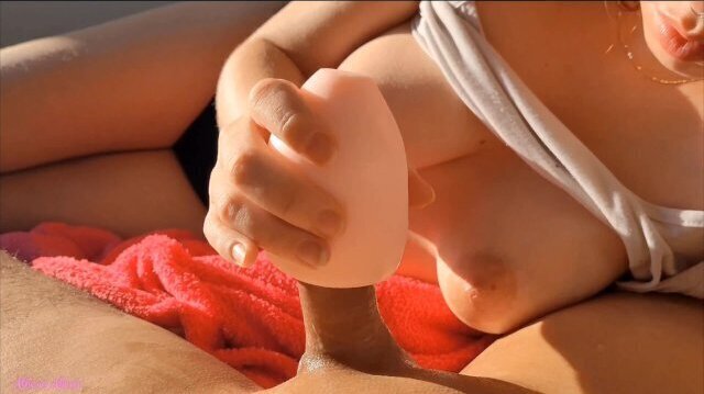 Boquete molhado gozada peito. Athena Akemi