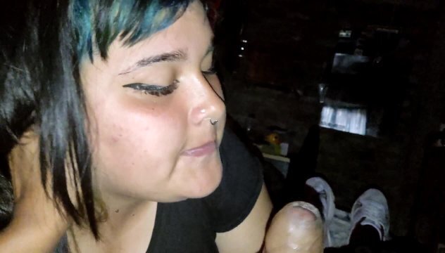 hermanastra paga tetas para cuente sobre citas tinder