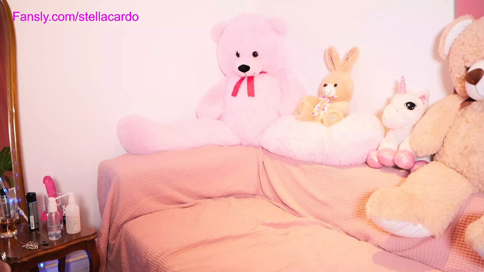 STELLA POSE RIDER JUMPS PINK PENIS MOANS LOUDLY SHOWED FEET