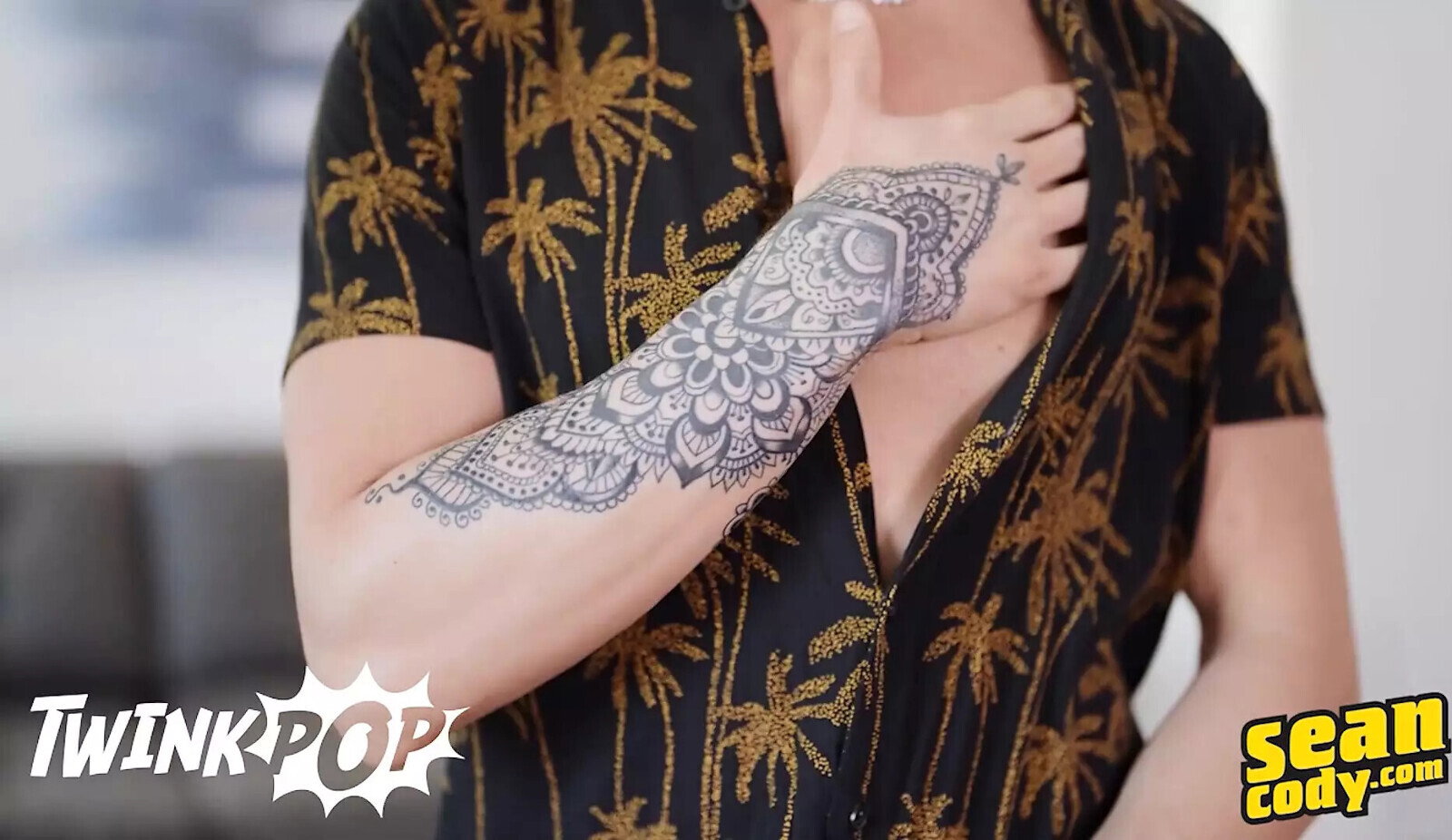 Athletic Phoenix Wanks Hard Rock Curved Until Finishes With Huge Load TWINKPOP