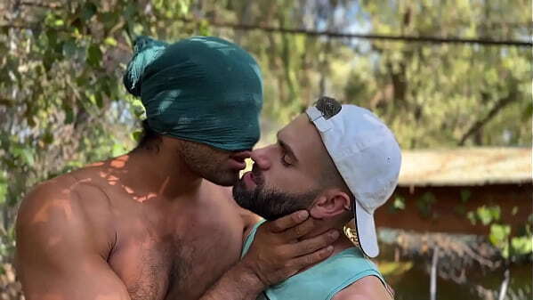 Teaser summer love with gardener French Riviera Fever