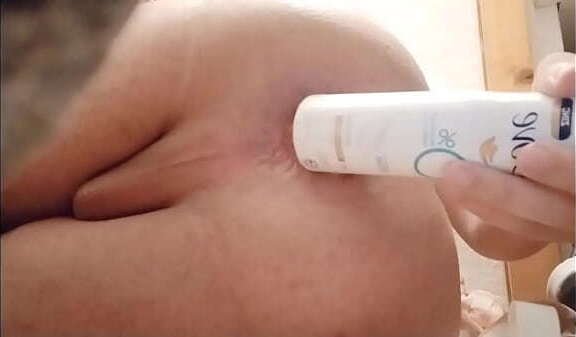 Novinho arrombando cuzinho desodorante 18cm