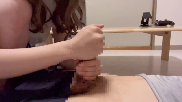 【個人撮影】ローリング手コキしながら実況中継したよ♪ gave rolling hand gave play-by-play. 我给他做了个滚动手势，然后给