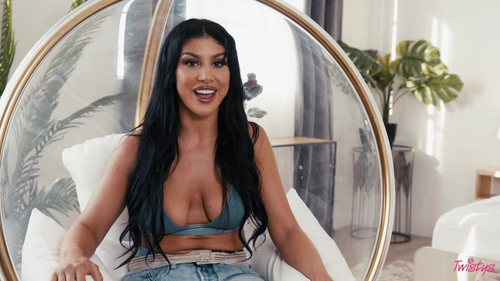 Showgirl part gorgeous tanned brunette Queenie Sateen