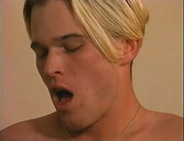 hunks suck each other's before licking busty slut's pussy