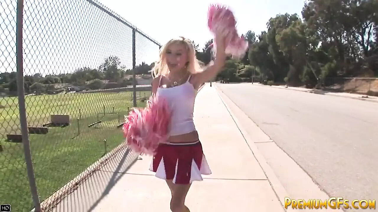 Horny Morgan Layne gets beautiful facial after getting nailed with hardcore