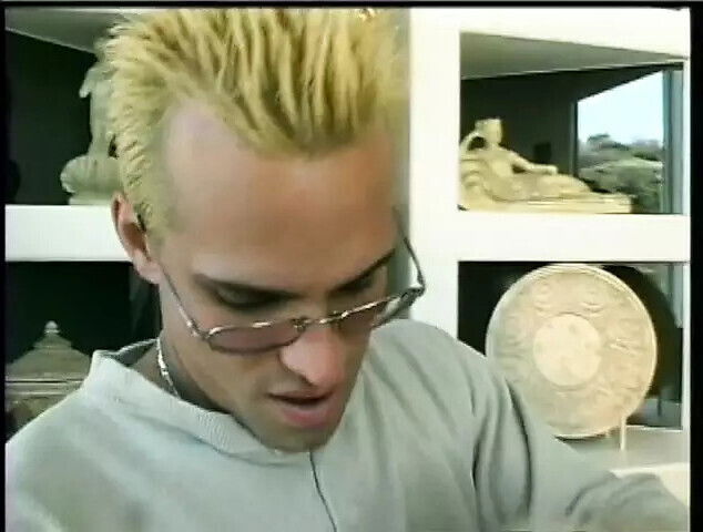 Horny fuck slut gets rubbed while getting pussy licked then fucks