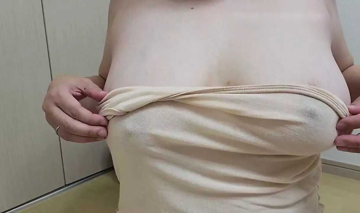 married woman gets orgasmed with tongue vibrator during live broadcast