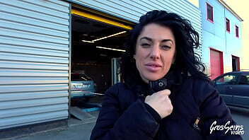 Sabrina veut bite dans l'_autre dans chatte