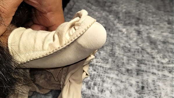 pude evitar correrme sobre calzones mejor amiga