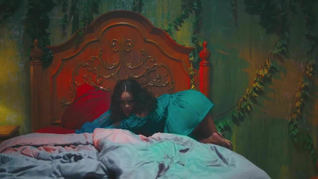 Rihanna 'Wild Thoughts'