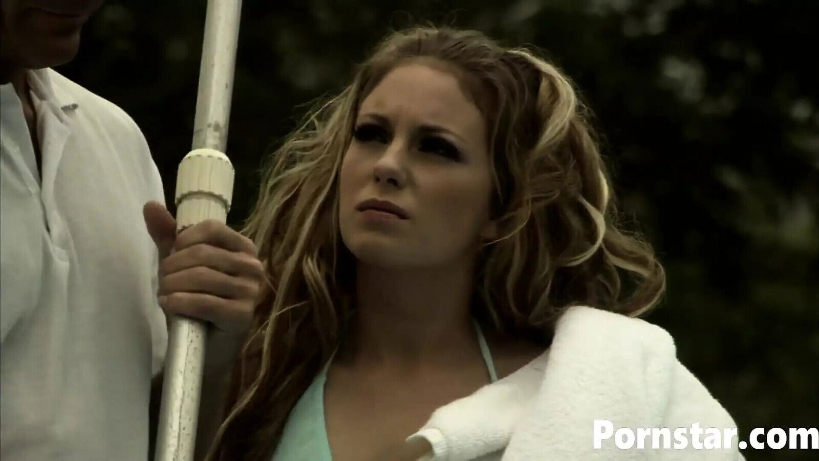 Christie Gets Blindfolded Sucks while also having Hardcore Fucking