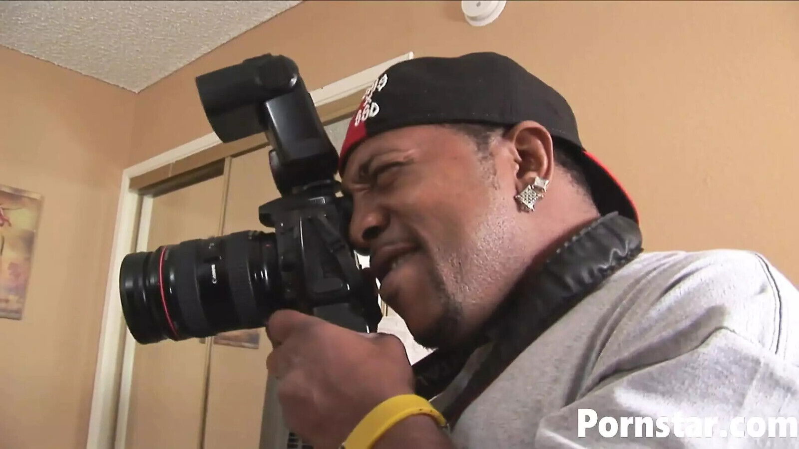 ebony pornstar Madame Trixie blows