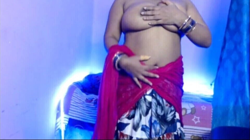 Desi sexy girl slowly opened clothes showed beautiful boobs played with self boobs.