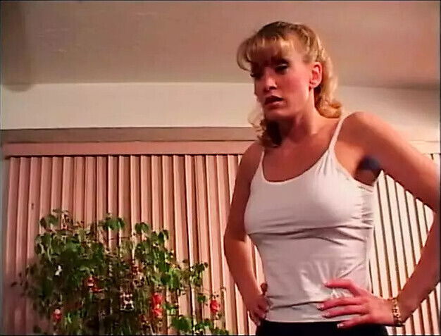 Lesbian sluts licking their twats