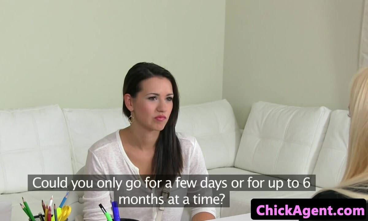 Les female agent straponfucks euro amateur