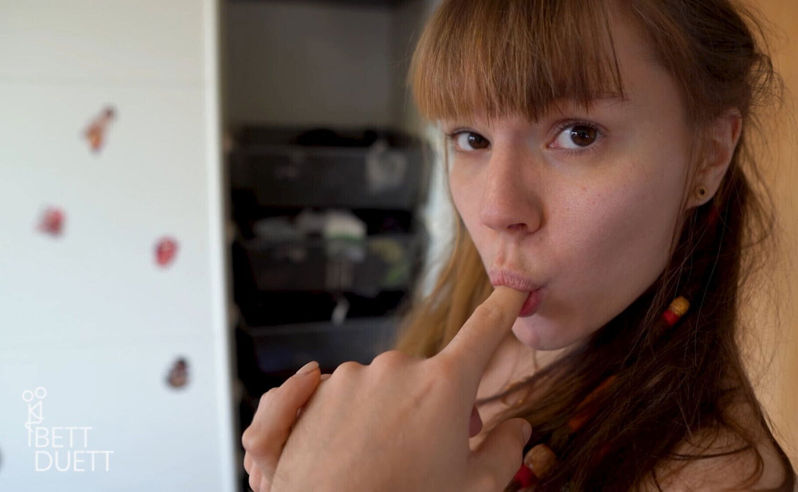 Girlfriend helps Boyfriend jerk