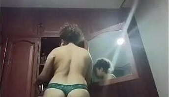 camara espia: Se filtra otro v&iacute_deo casero de la pastora de la iglesia despues de ba&ntilde_arse. tetas naturales. casa.