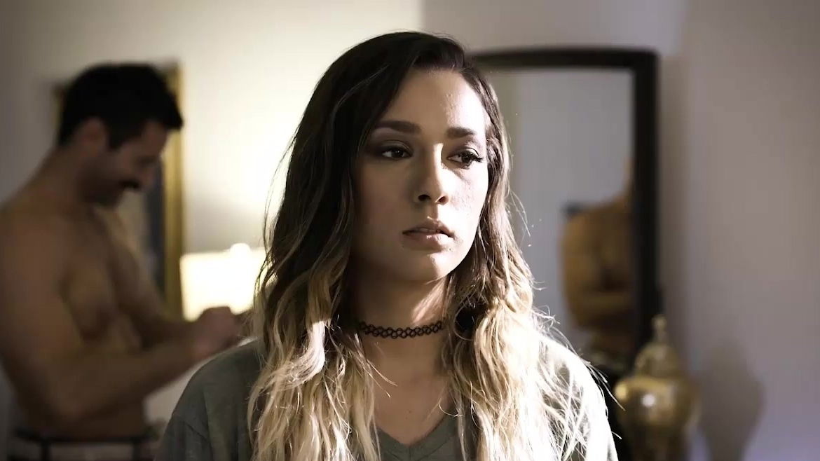 Teen chick fucked dad's friend