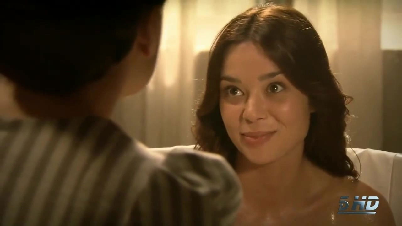 Dafne Fernandez Nude Scenes from Tierra Lobos Series