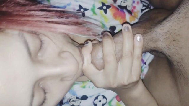 COLEGIALA MAMADA HASTA SACAR LECHE