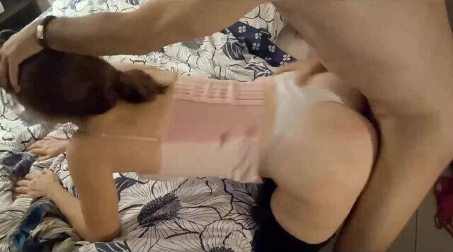 Salope Blanche, String Corset, Pantalon Spandex, Talons, Pipe, POV, Levrette