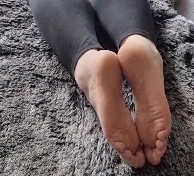 Follow movement what will happen. next time will Dildo🥵