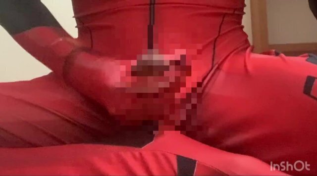 1週間の禁欲で飢えたペニスをしごいて射精しました