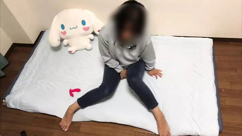 I want to stop the habit of getting horny and masturbating with my hand going to my pussy...