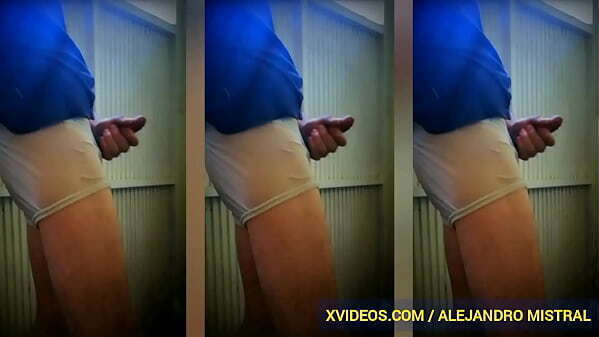 Mexicano masturba polla fuera ropa interior mojada Alejandro Mistral