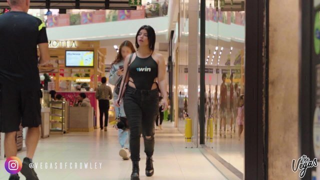 gets horny after mall, comes back home fuck! Selena Vega William