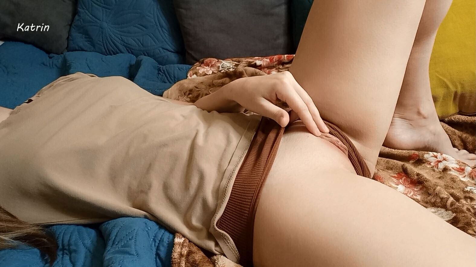 real 18-year-old virgin gets first orgasm masturbating clitoris through panties