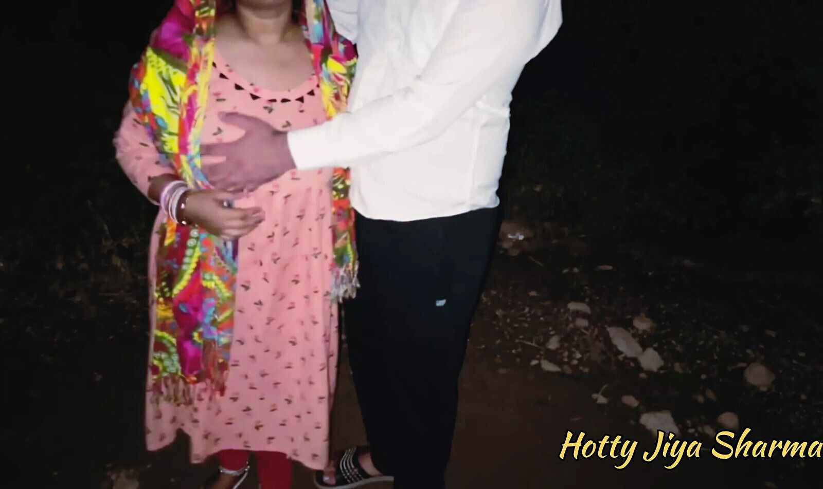 Viral Kulhad Pizza Couple Leaked tape Fucking neighbors wife outdoor sex.