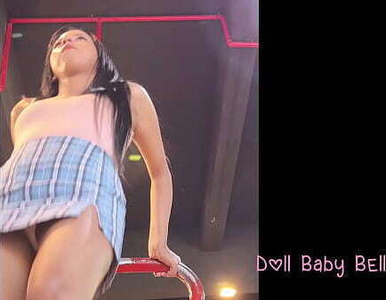 grabe mientras jugaba pero termine enfocando panties chica lado