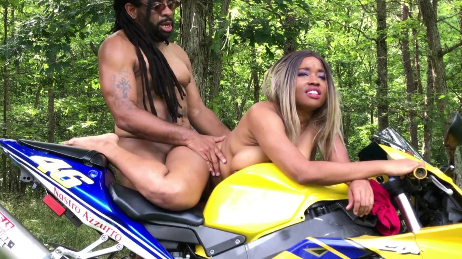 Horny Whoe bangs ebony Rivera park broad daylight