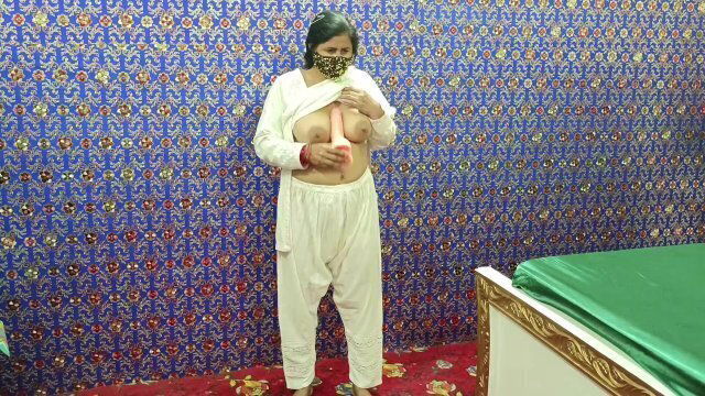 Pakistani Sexy Lady with Large Dildo
