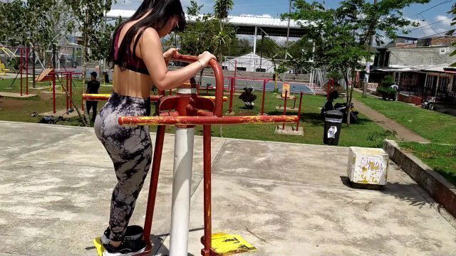 hermosa chica cumple fantasia hacerlo baño publico🔥