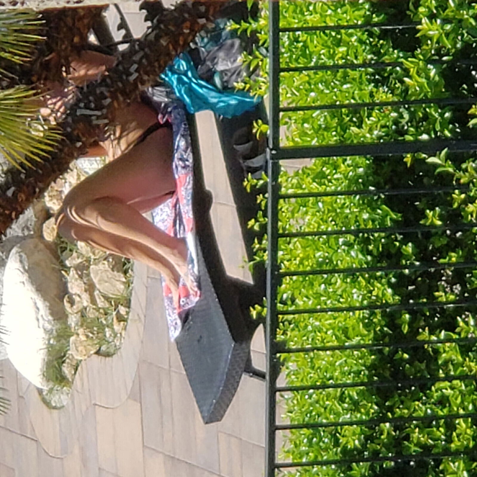 Nice girl play with huge Dildo cums