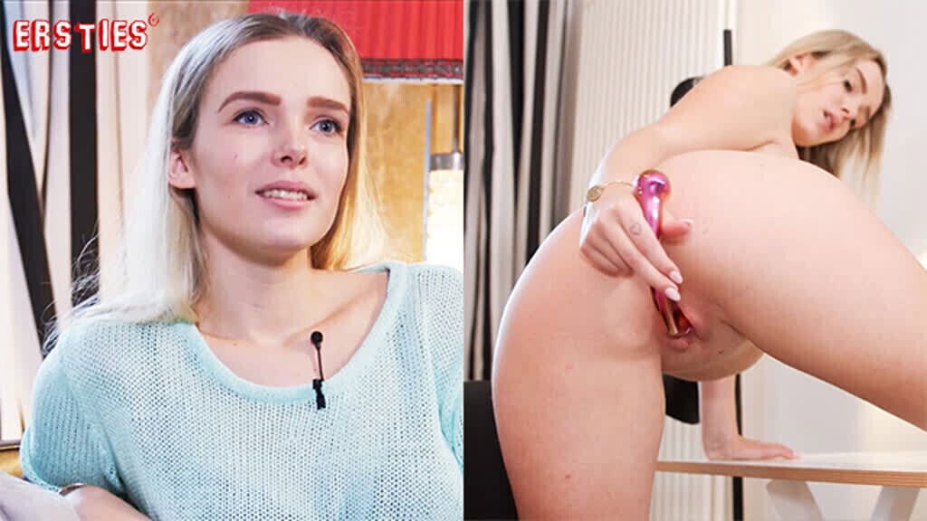 Ersties blonde Sandy macht sich selbst einem G-Punkt-Dildo