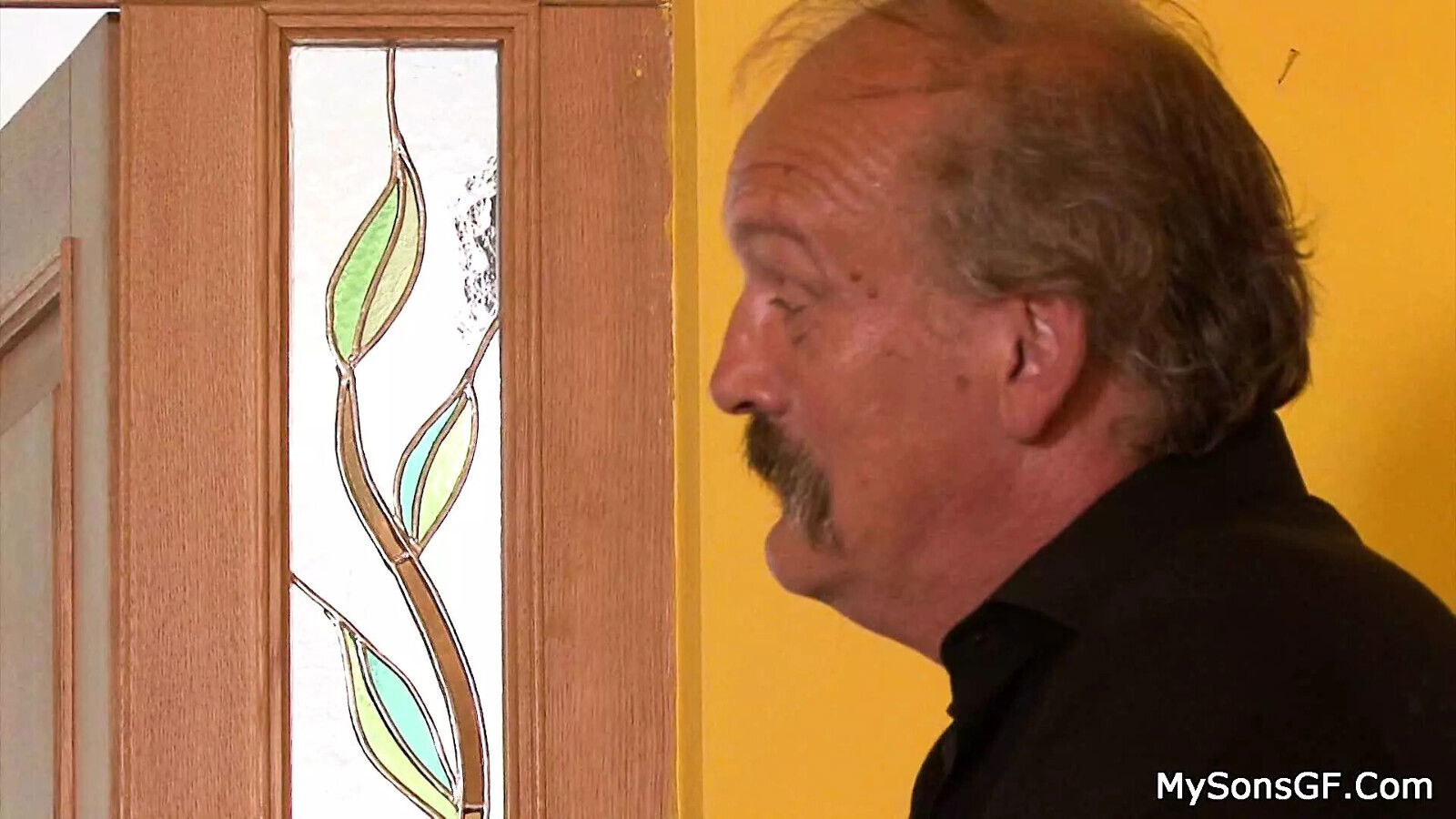 licking drilling son's teen pussy