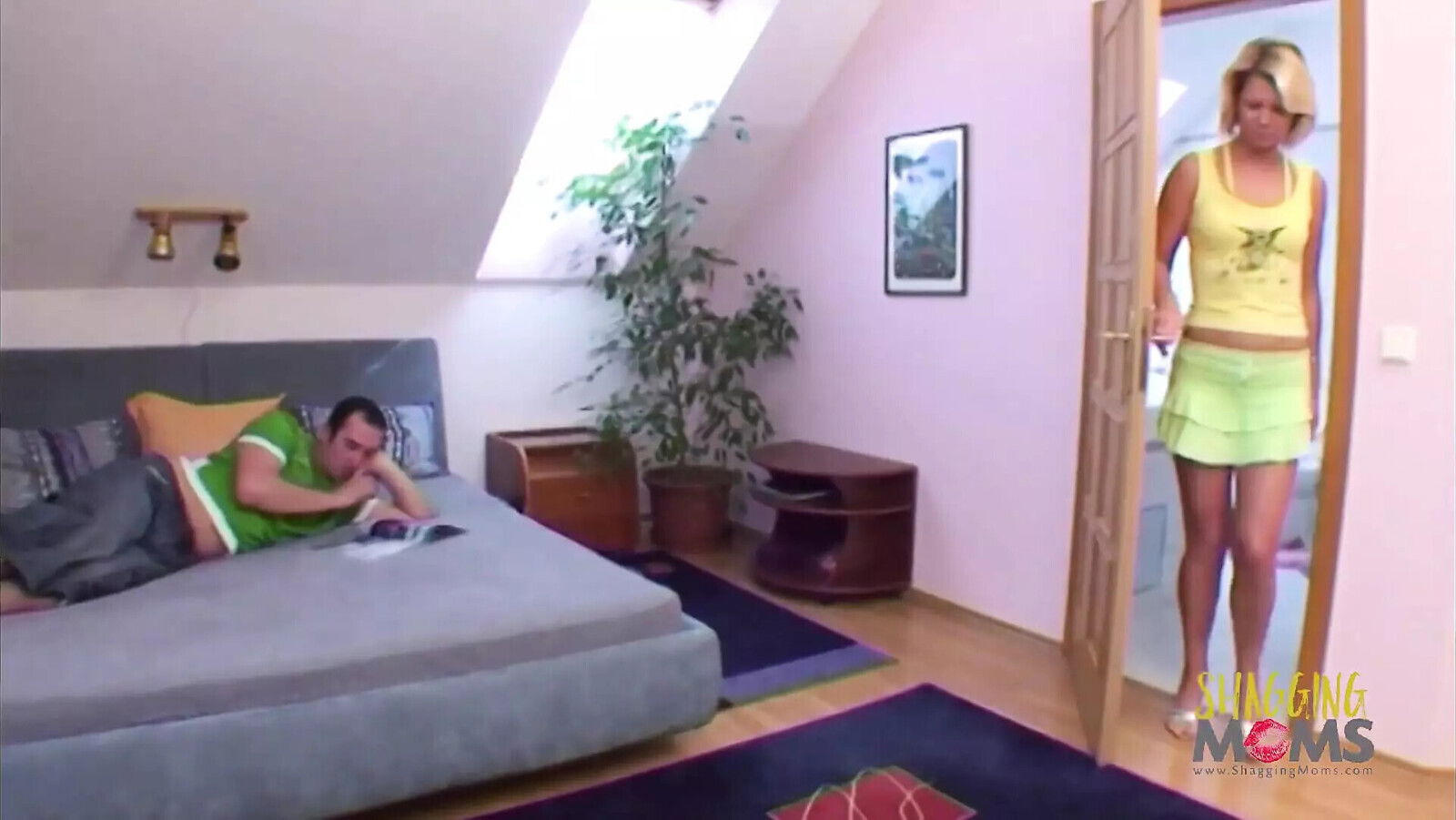 Horny stepmommy pussy licked slammed passionately