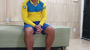 Carteiro Casado voltou cheio tes&atilde_o cool. Chamou aqui fingindo trazer encomenda logo saquei queria. Macetei Puto expulsei final. T&aacute_ imperd&iacute_vel. Assista completo Xvideos Premium.