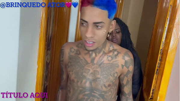 PRETA GOSTOSA CAVALONA DANDO GOSTOSO PARA NOVINHO