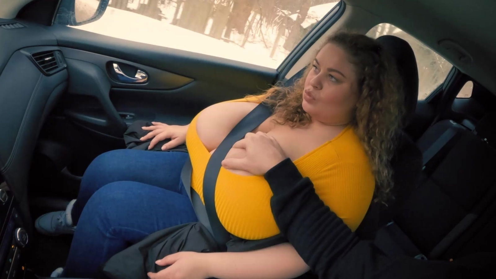 Taxi driver plays with huge milkings amateur cock-sucking MILF while driving home